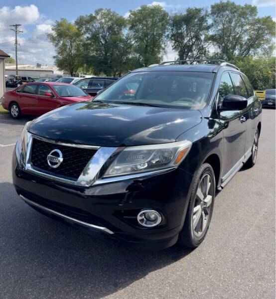 2013 Nissan Pathfinder for sale at MIDWEST CAR SEARCH in Fridley MN