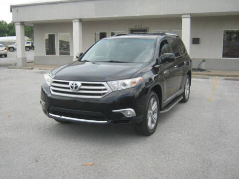 2013 Toyota Highlander for sale at Premier Motor Company in Springdale AR