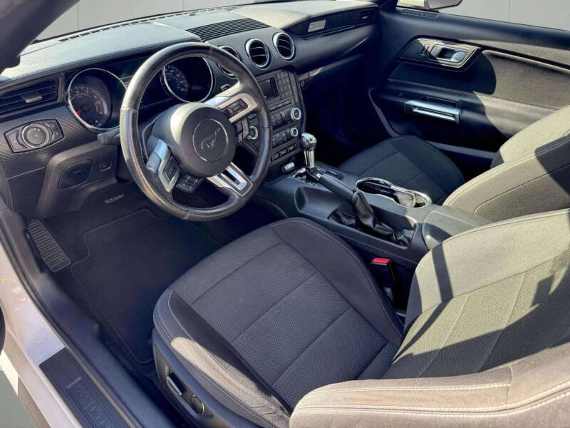 2015 Ford Mustang V6