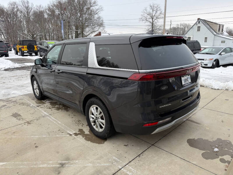 2024 Kia Carnival LX