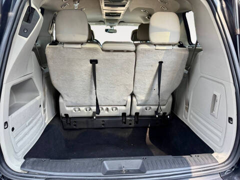 2014 Chrysler Town and Country Touring-L