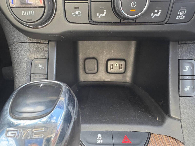 2017 GMC Acadia SLE-2