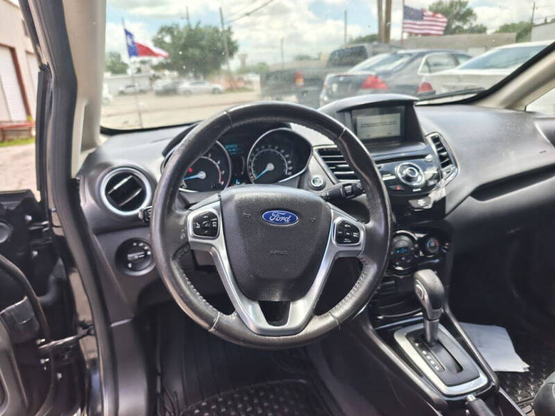 2017 Ford Fiesta Titanium - Photo 10