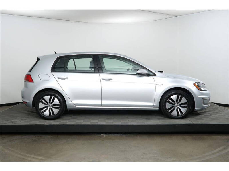 2016 Volkswagen e-Golf SE