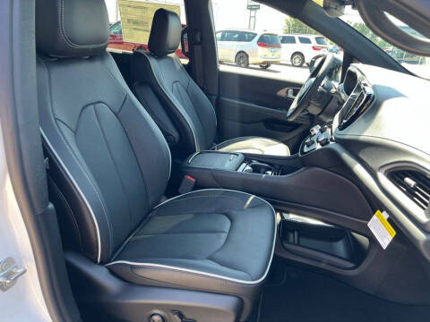 2027 Chrysler Pacifica Limited