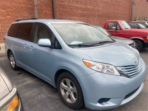 2017 Toyota Sienna for sale at Blue Bird Motors in Crossville TN