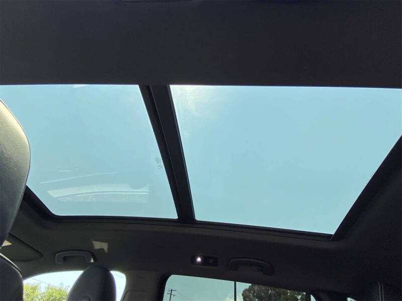 2022 Volkswagen Atlas Cross Sport V6 SEL R-Line 4Motion