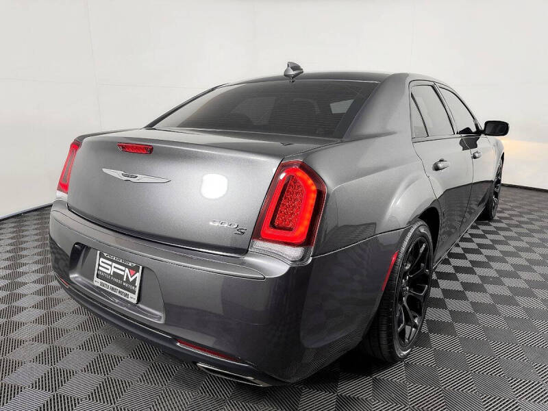 2017 Chrysler 300