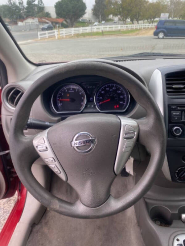 2015 Nissan Versa 1.6 SV