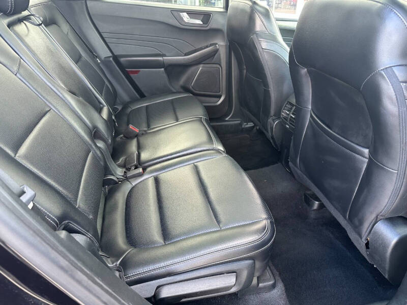 2021 Ford Escape SEL