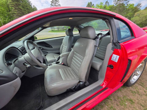 2004 Ford Mustang GT Deluxe