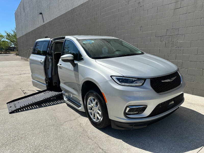 2023 Chrysler Pacifica Touring L