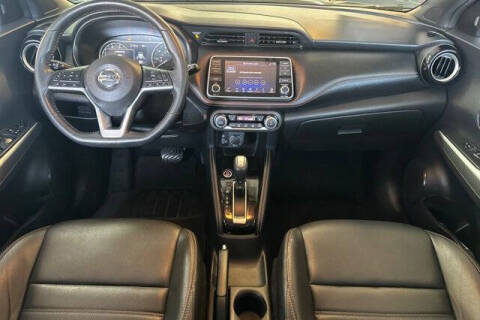 2020 Nissan Kicks SR