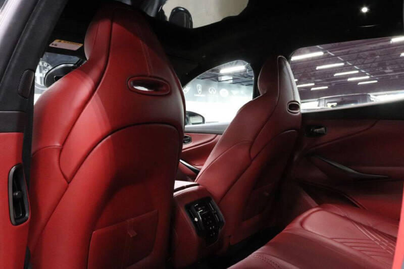 2021 Aston Martin DBX