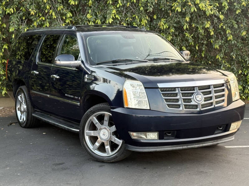 2008 Cadillac Escalade ESV Base's photo