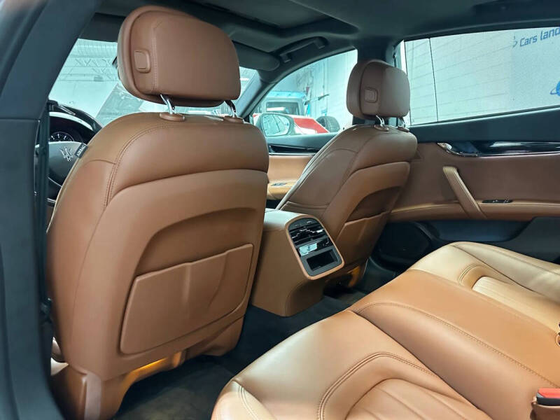 2022 Maserati Quattroporte Modena Q4