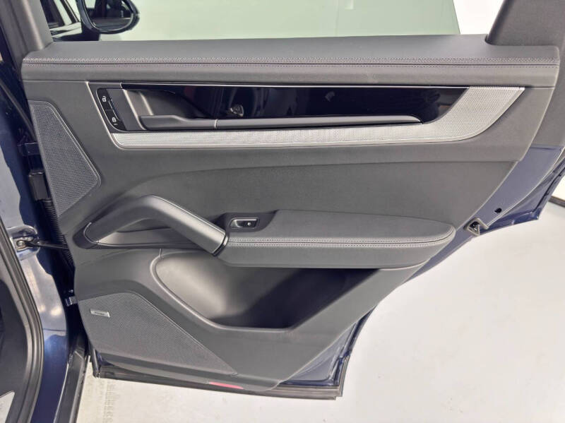 2025 Porsche Cayenne S