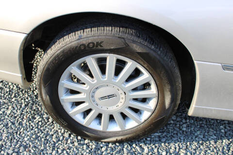 2005 Lincoln Town Car Signature