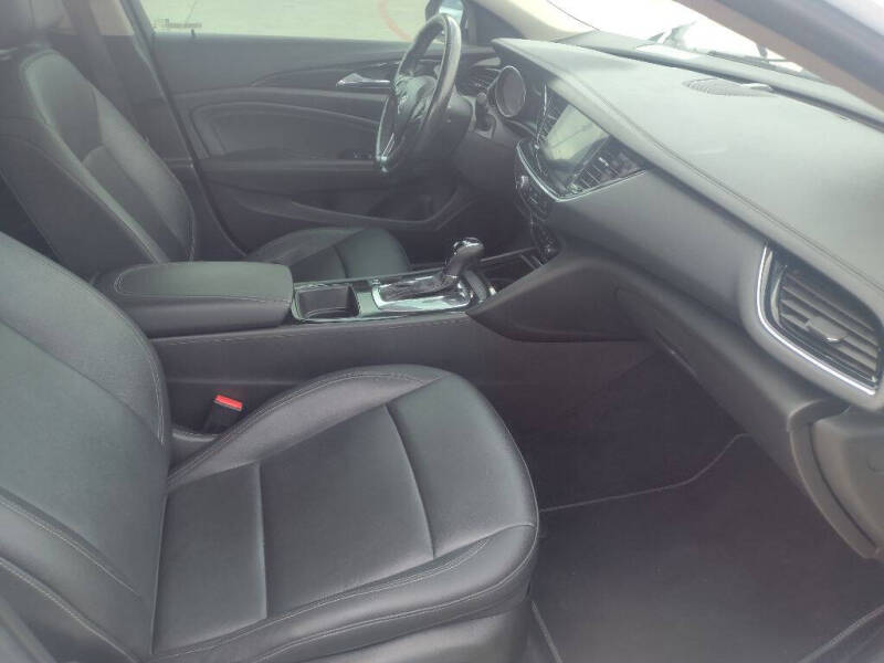 2018 Buick Regal Sportback Essence