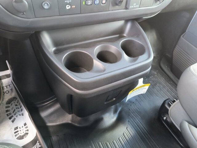 2025 Chevrolet Express 3500