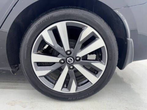 2020 Nissan Versa SR