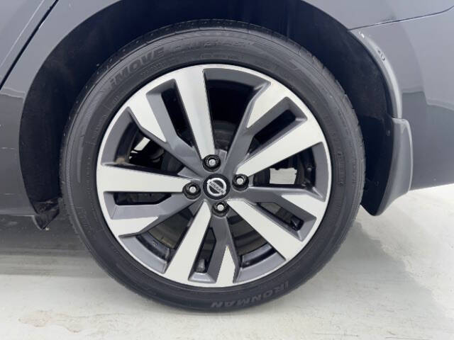 2020 Nissan Versa SR