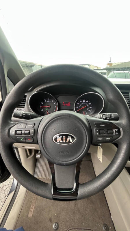 2016 Kia Sedona LX