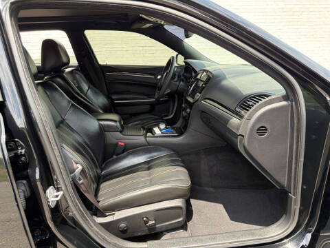 2022 Chrysler 300 S V8