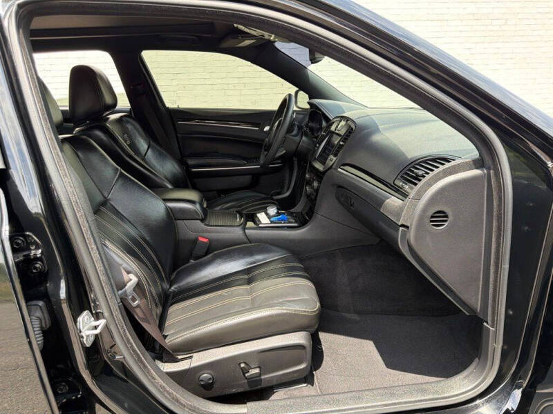 2022 Chrysler 300 S V8