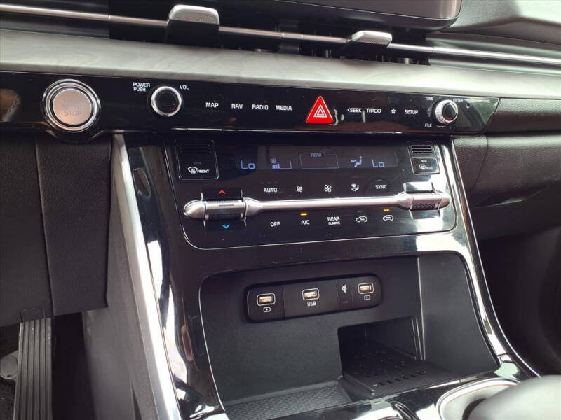 2024 Kia Carnival SX