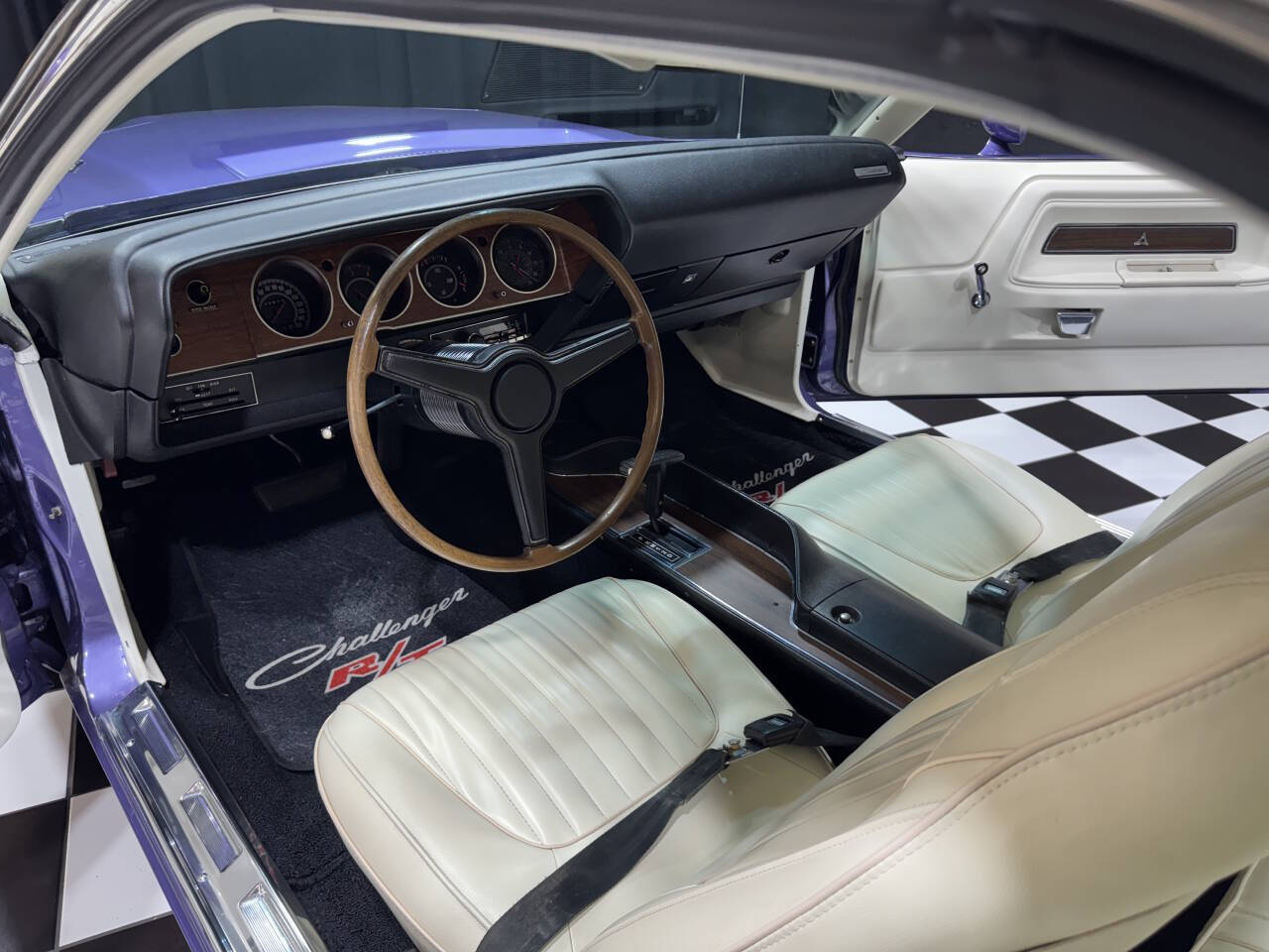 1971 Dodge Challenger 2