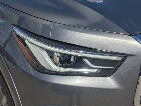 2021 Infiniti QX80 Luxe