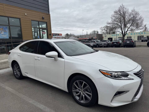 2016 Lexus ES 300h