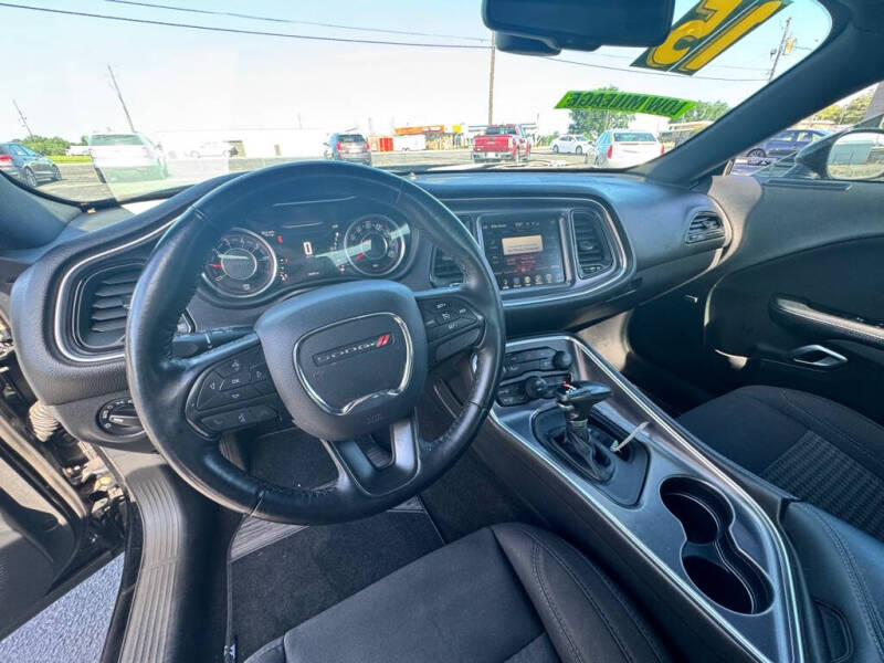 2015 Dodge Challenger SXT