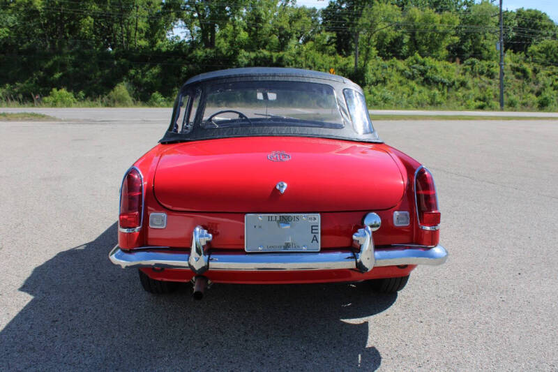 1967 MG B