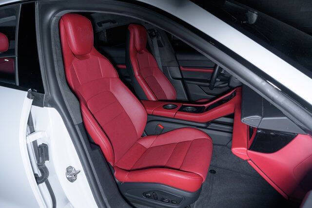 2021 Porsche Taycan Turbo