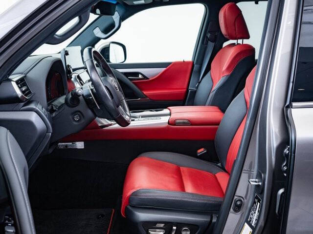 2022 Lexus LX 600 F SPORT Handling