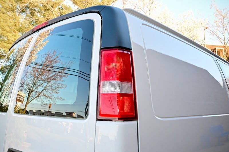 2024 GMC Savana 2500