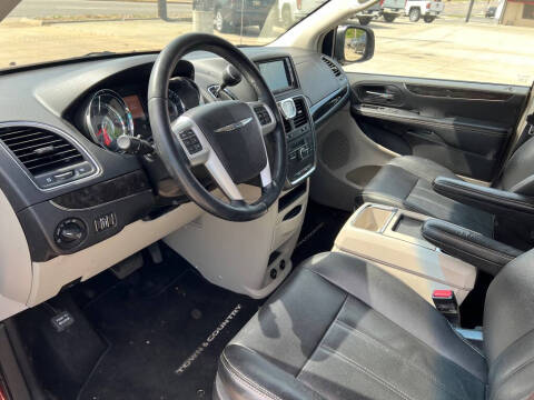 2015 Chrysler Town and Country Touring