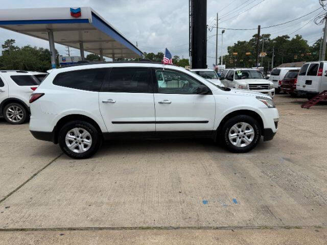 2017 Chevrolet Traverse LS