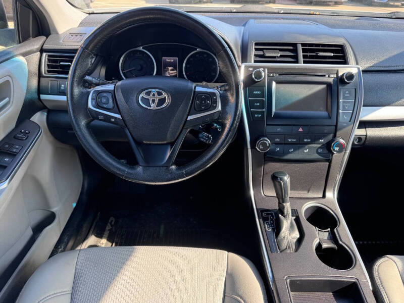 2016 Toyota Camry SE