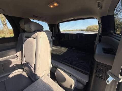 2015 Toyota Sequoia SR5