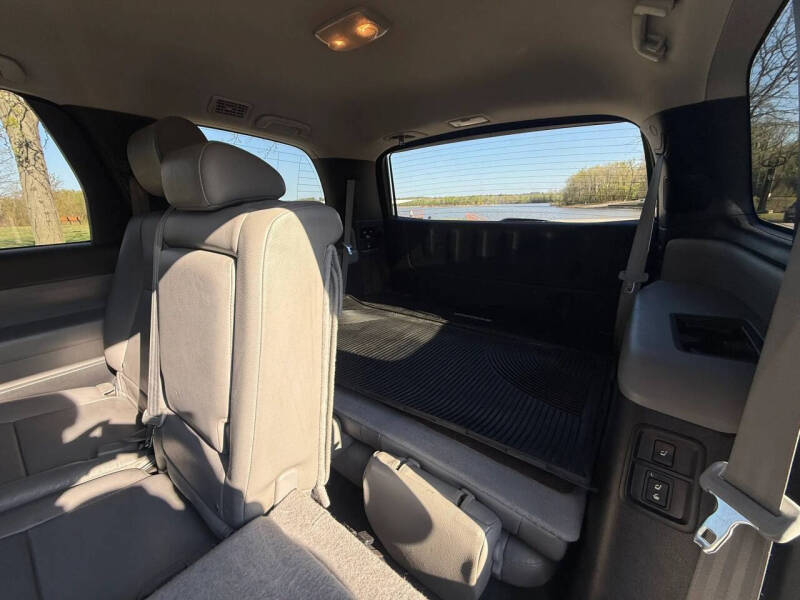 2015 Toyota Sequoia SR5