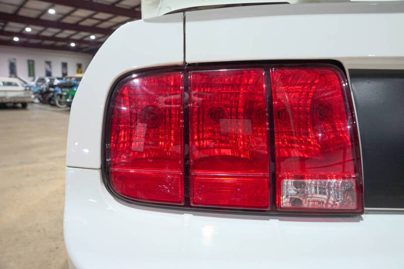 2005 Ford Mustang V6 Premium