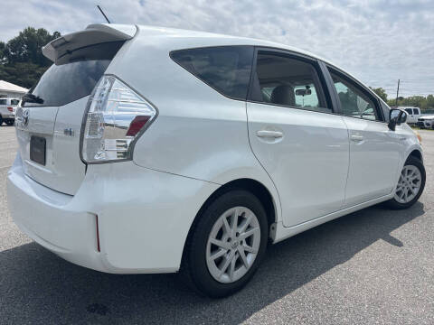 2014 Toyota Prius v Five