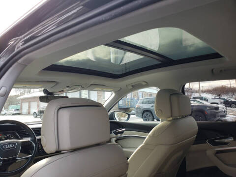 2019 Audi e-tron quattro Prestige