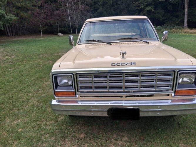 1985 Dodge D100 Pickup