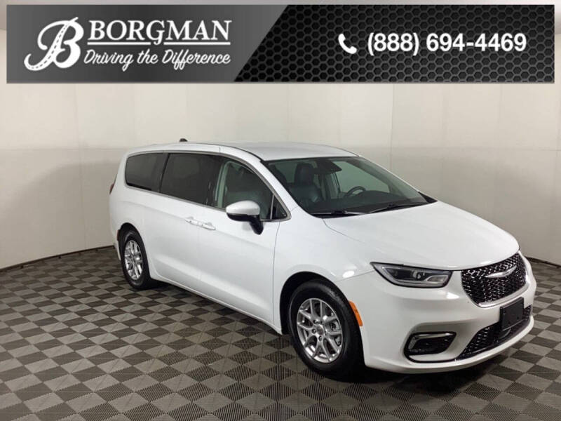 2023 Chrysler Pacifica for sale at Everyone's Financed At Borgman - BORGMAN OF HOLLAND LLC in Holland MI