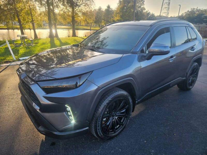 2021 Toyota RAV4 XLE photo 6