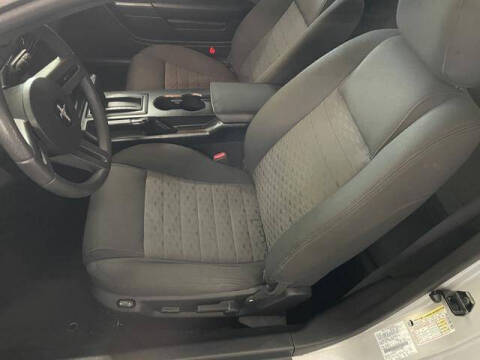 2006 Ford Mustang GT Deluxe